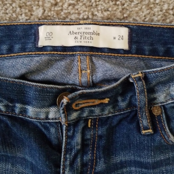 Abercrombie and Fitch distressed jeans - Picture 2 of 8